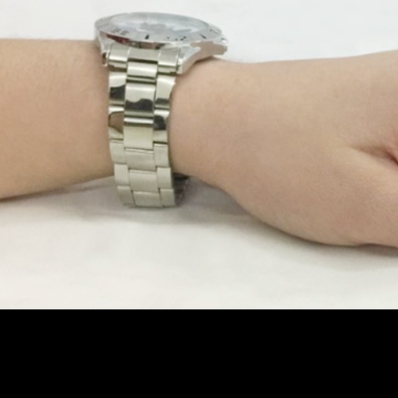 Peanuts Gang Watch - Picture 2 of 5